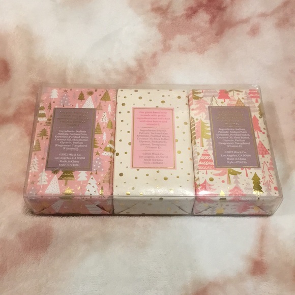 Mia & Co Christmas Holiday Scented Amber & Fir Luxury Soap Bar Set of Three NWT - Picture 8 of 16